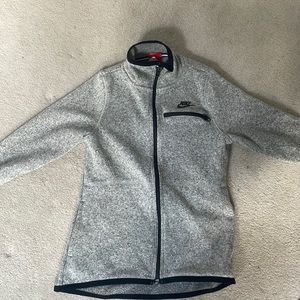 Nike zip up sweatshirt. Worn a few times, in great condition